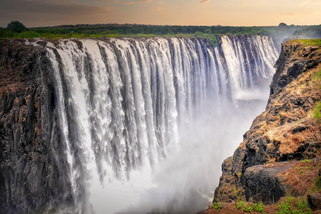 Cape Town - Hazyview - Riserva Privata - Johannesburg - Victoria Falls