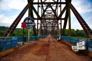 chain-of-rocks-bridge-g3d942a405_1920